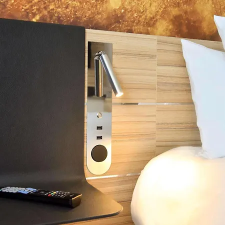 Hotell Novotel Brussels East 4*