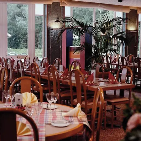 Hotell Novotel Brussels East 4*