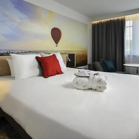 호텔 Novotel Brussels East 4*