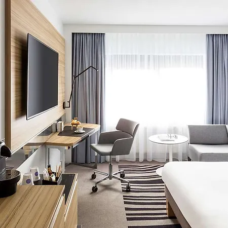 Novotel Brussels East 호텔 와브르