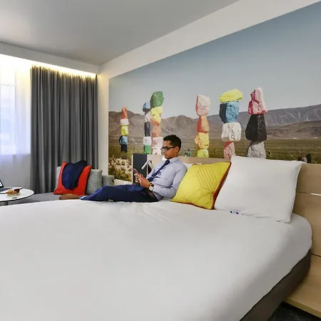 Отель Novotel Brussels East Вавр