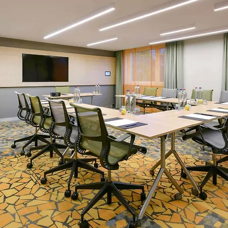 Novotel Brussels East 호텔 와브르