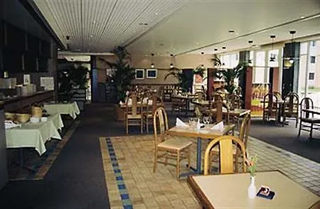 Отель Novotel Brussels East Вавр